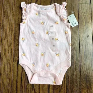 baby Gap Girls 0-3 months Light Pink Bumble Bee Ruffled Sleeve Onesie - NWT